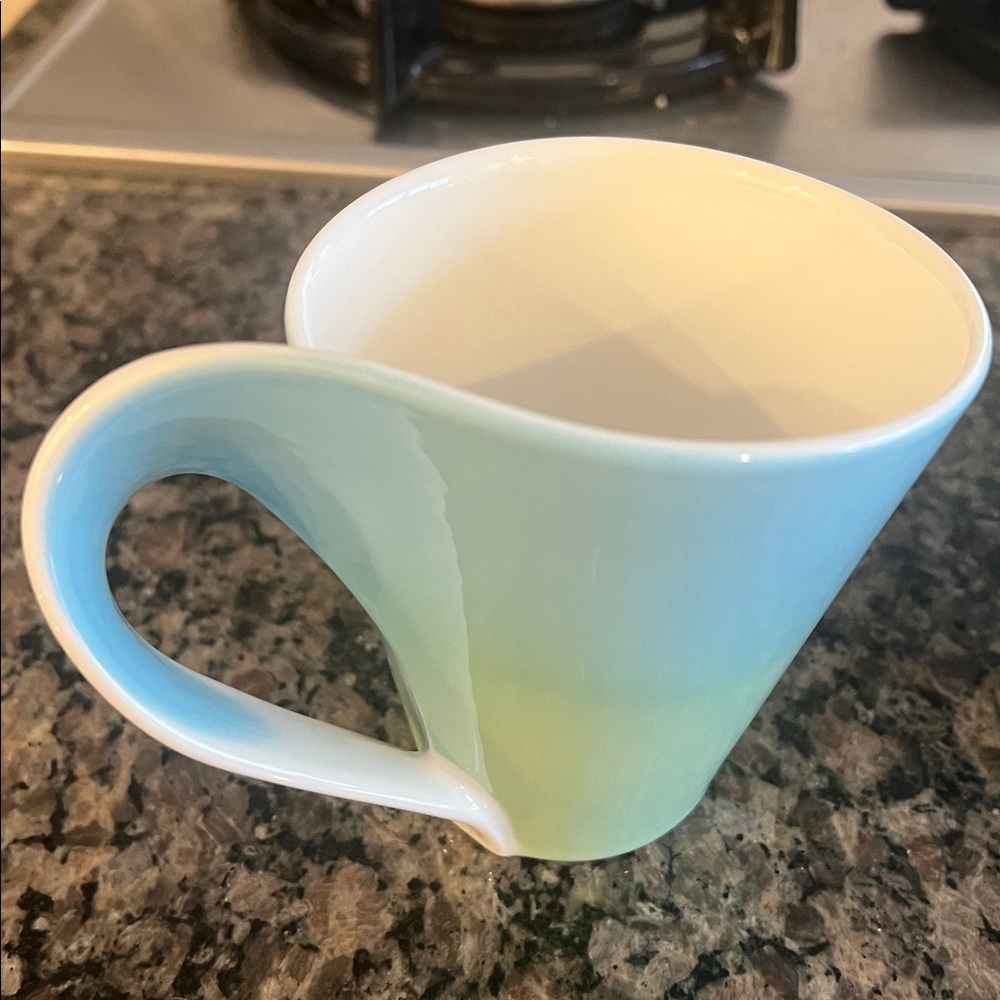 Villeroy & Boch Gradient Blue and White 2 Mugs - Picture 3 of 4
